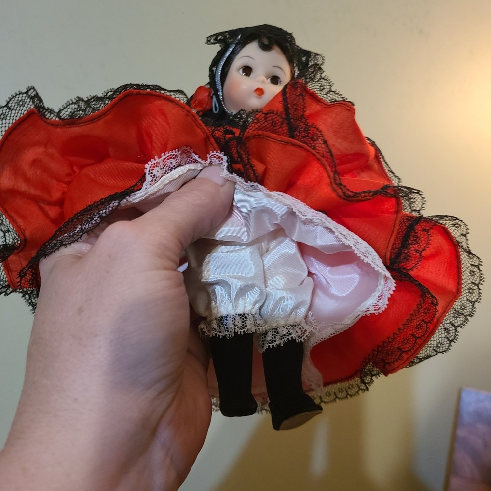 Vtg Madame Alexander Little Women Spain #595 Doll‎ Red Flamenco Dress Black Lace - Picture 6 of 8